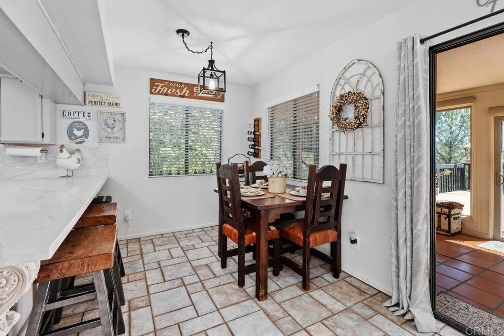 https://cdn.realtyfeed.com/cdn/127/306674481/76231fc90ca184fe74effc65ac7af1f3.webp