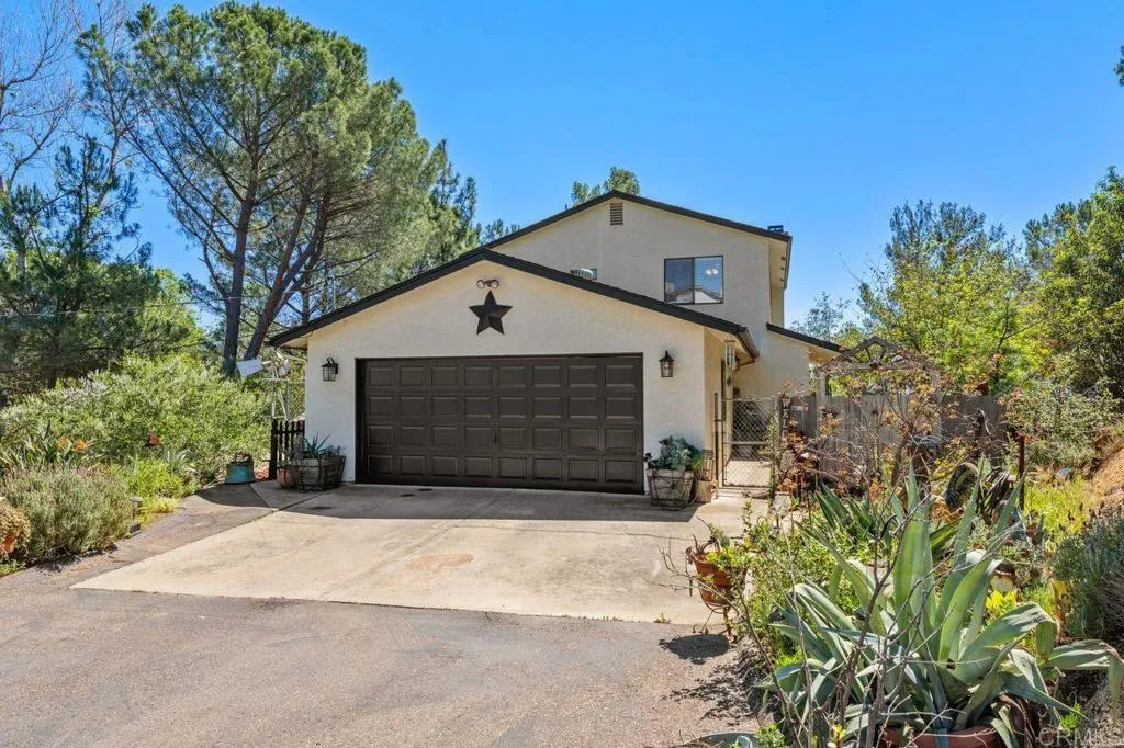 https://cdn.realtyfeed.com/cdn/127/306674481/88cac27cdd2967208fe69be8b3d0ef92.webp