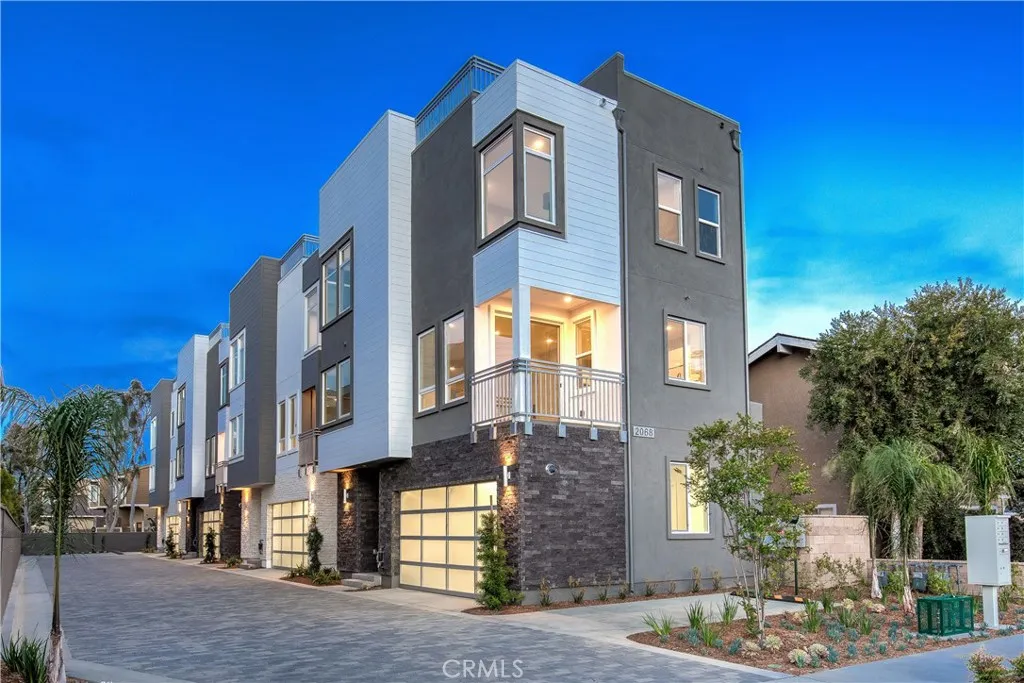 Costa Mesa, CA 92627