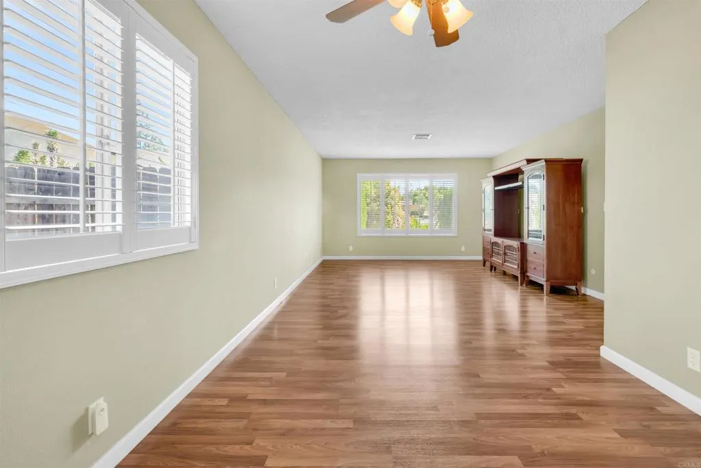 https://cdn.realtyfeed.com/cdn/127/306674537/2fe1c1b11e3808c78cc498bd2047f1f9.webp