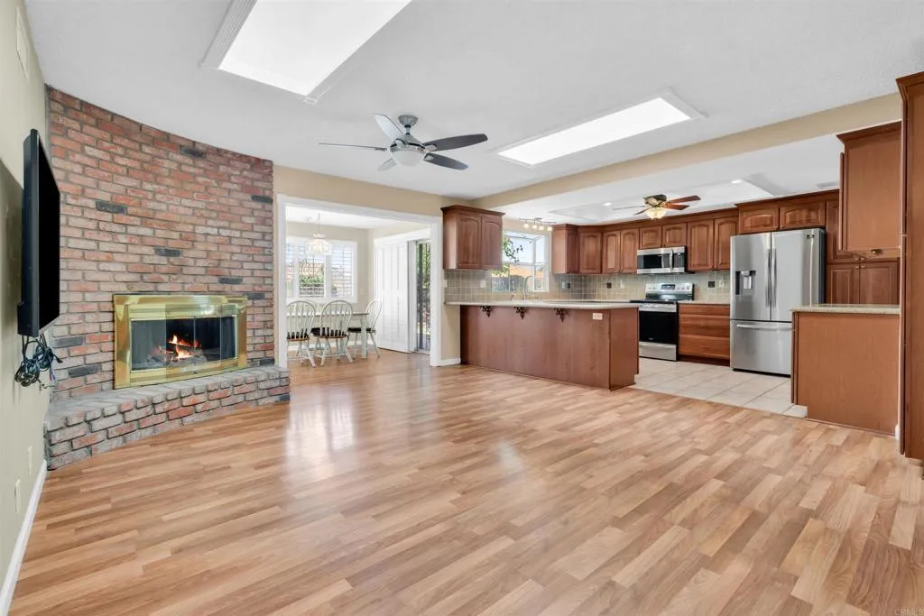 https://cdn.realtyfeed.com/cdn/127/306674537/541fdacac438284b8524f0b37c6af71b.webp