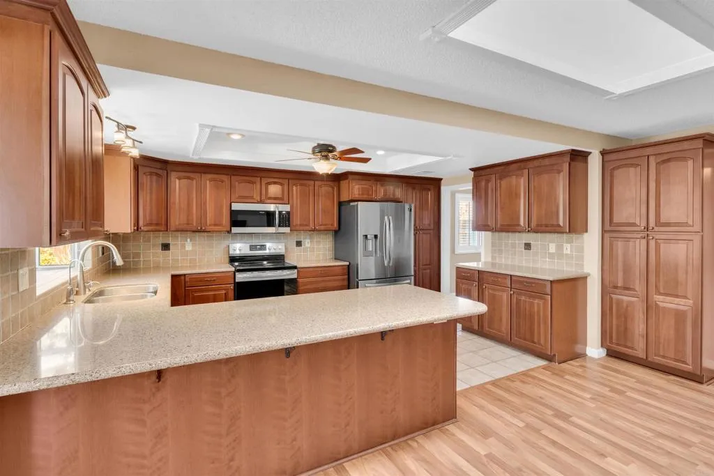 https://cdn.realtyfeed.com/cdn/127/306674537/d16b780a317d3ee164b63c0ea59368ca.webp
