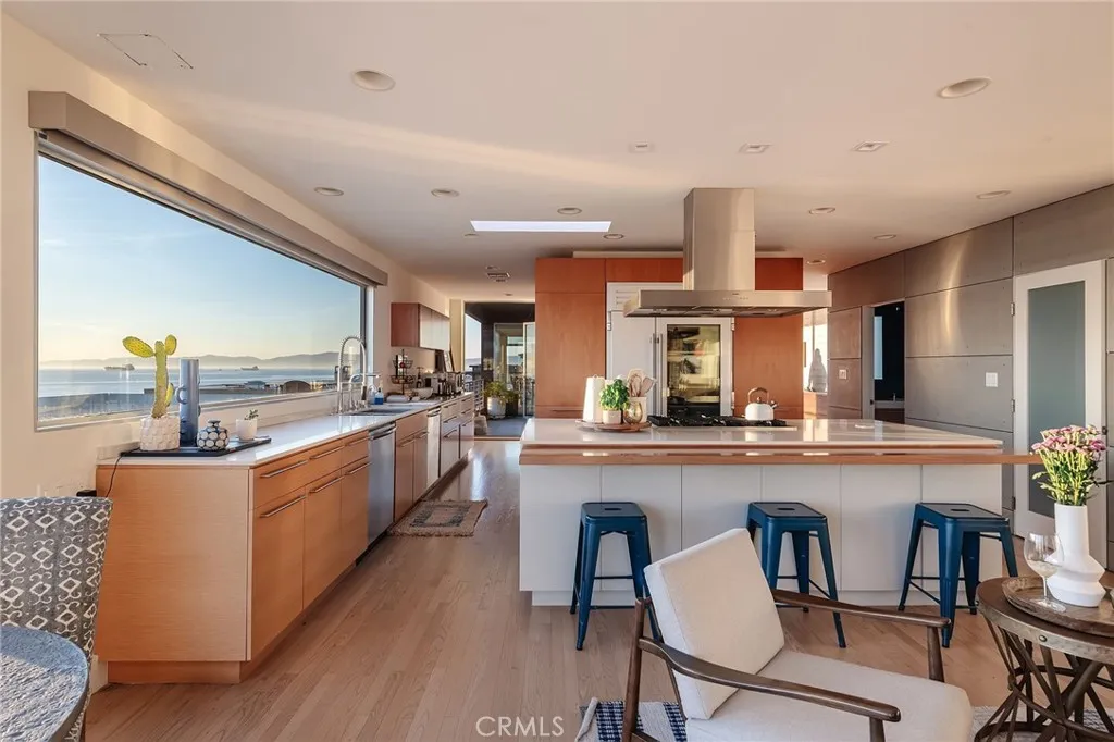 121 16th Street, Manhattan Beach, CA, 90266