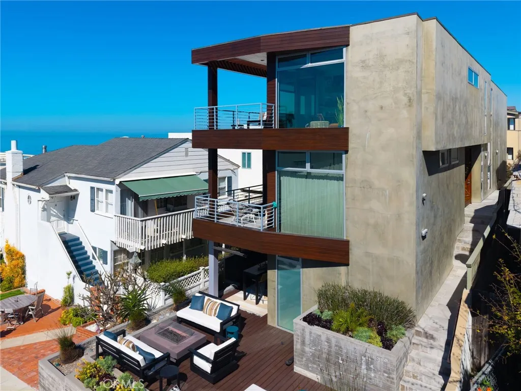121 16th Street, Manhattan Beach, CA, 90266