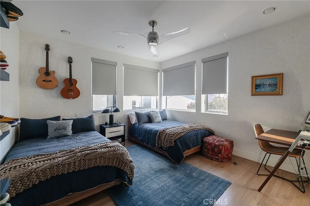 121 16th Street, Manhattan Beach, CA, 90266