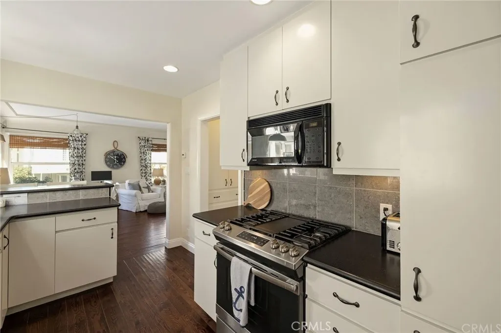124 17th, Manhattan Beach, CA 90266 - Photo 4 of 18, Manhattan Beach, CA