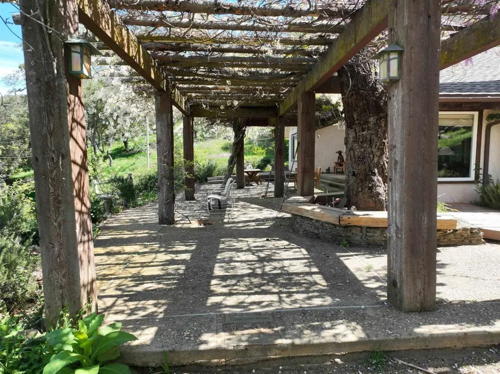 https://cdn.realtyfeed.com/cdn/127/306674632/832361fe45639e28f6b8acc3006742dd.webp