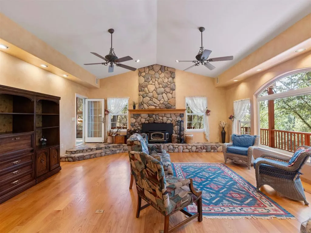 https://cdn.realtyfeed.com/cdn/127/306674672/3c625500e2192a9b0389cef18be89631.webp