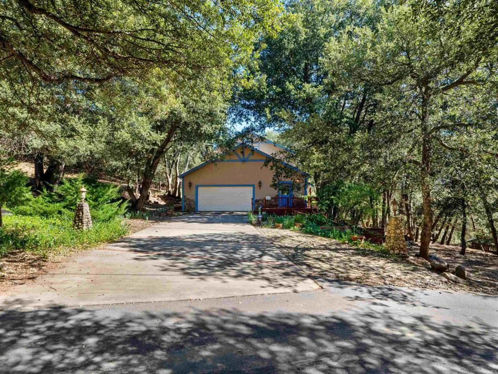 https://cdn.realtyfeed.com/cdn/127/306674672/ca3e16ab4edac311548fbe277f589d6e.webp