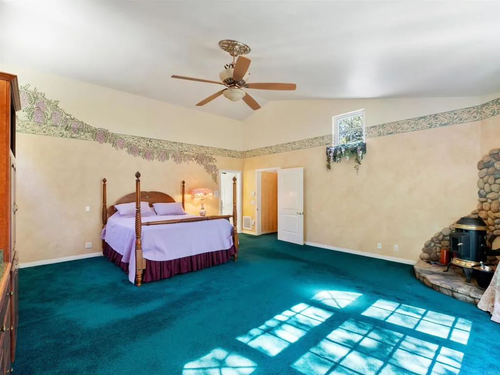 https://cdn.realtyfeed.com/cdn/127/306674672/e49990d9f0dfb355bda7ad8e25808925.webp