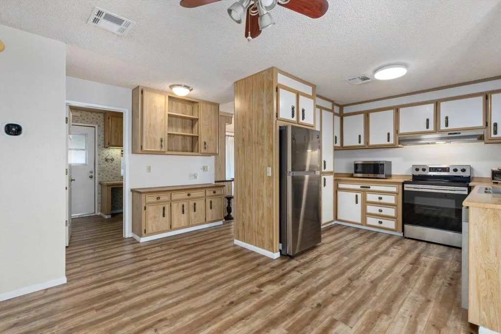 https://cdn.realtyfeed.com/cdn/127/306674783/5d5e367adf036f6431ba0716a02e4e16.webp
