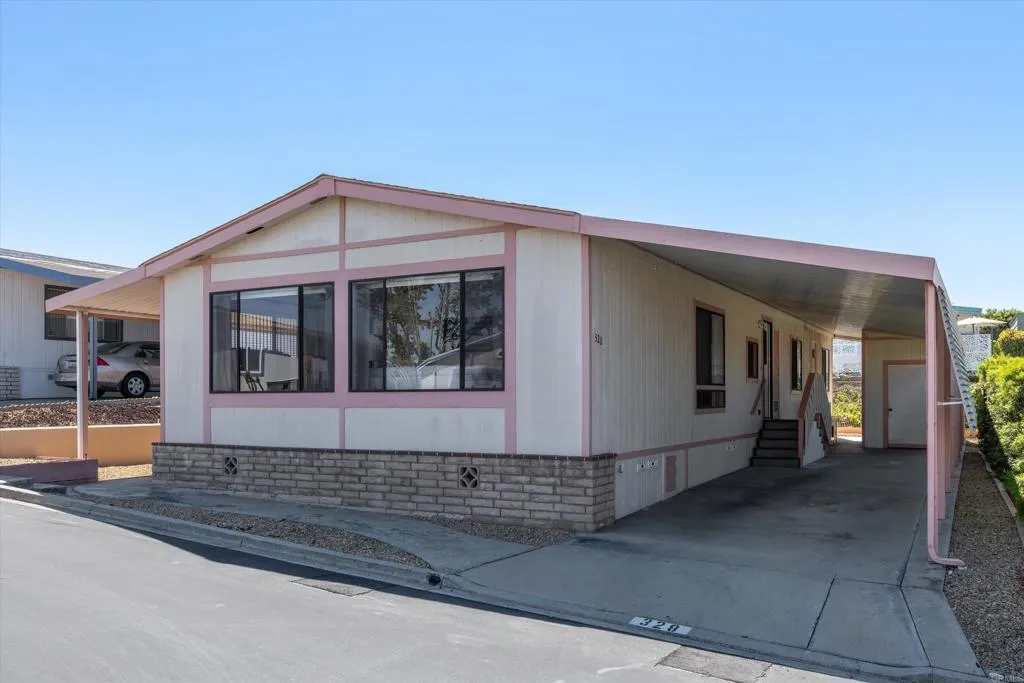 https://cdn.realtyfeed.com/cdn/127/306674783/693a8734f7f8a9db557b8e03344885c9.webp