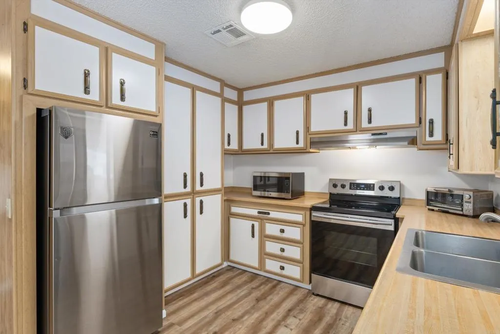 https://cdn.realtyfeed.com/cdn/127/306674783/73fdc012f44d2ba6ddd1948d65ad3aaf.webp
