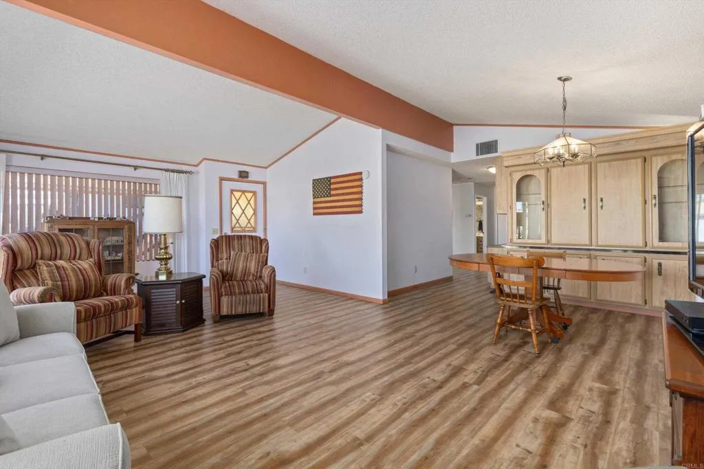https://cdn.realtyfeed.com/cdn/127/306674783/9bf0d9a22748962a18a51a3359c13695.webp