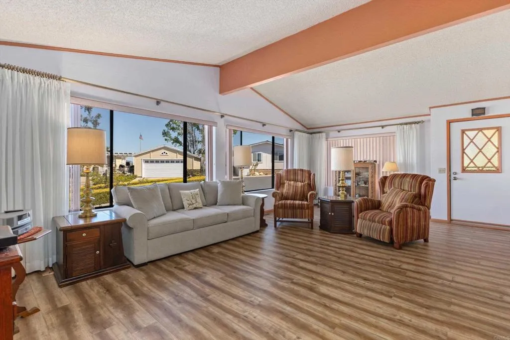 https://cdn.realtyfeed.com/cdn/127/306674783/acfa05f1b17fd7c992b6f18552203e65.webp