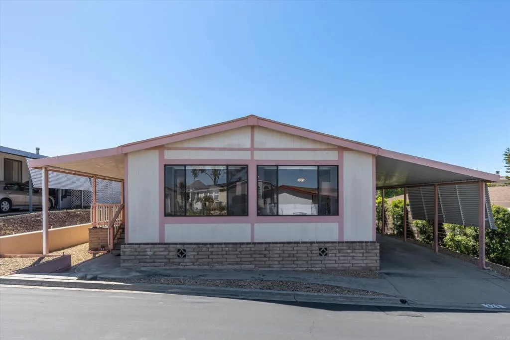 https://cdn.realtyfeed.com/cdn/127/306674783/d9bc2e6a66d836616d4e57a8107a6bc9.webp