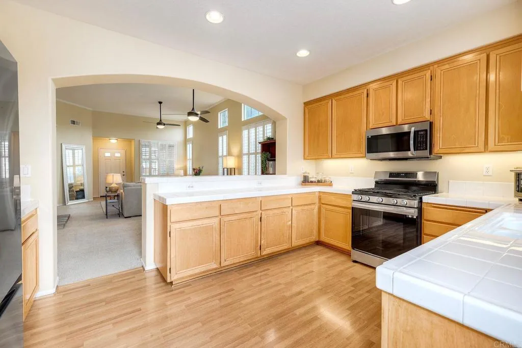 https://cdn.realtyfeed.com/cdn/127/306674846/07982a346b9b8afc0ec4448357c74aa5.webp
