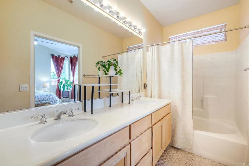 https://cdn.realtyfeed.com/cdn/127/306674846/f57a6d14baf5bece15e51038f2a53e12.webp