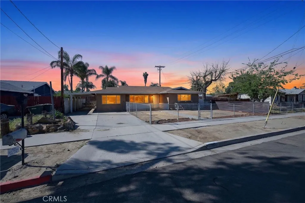 Hemet, CA 92543