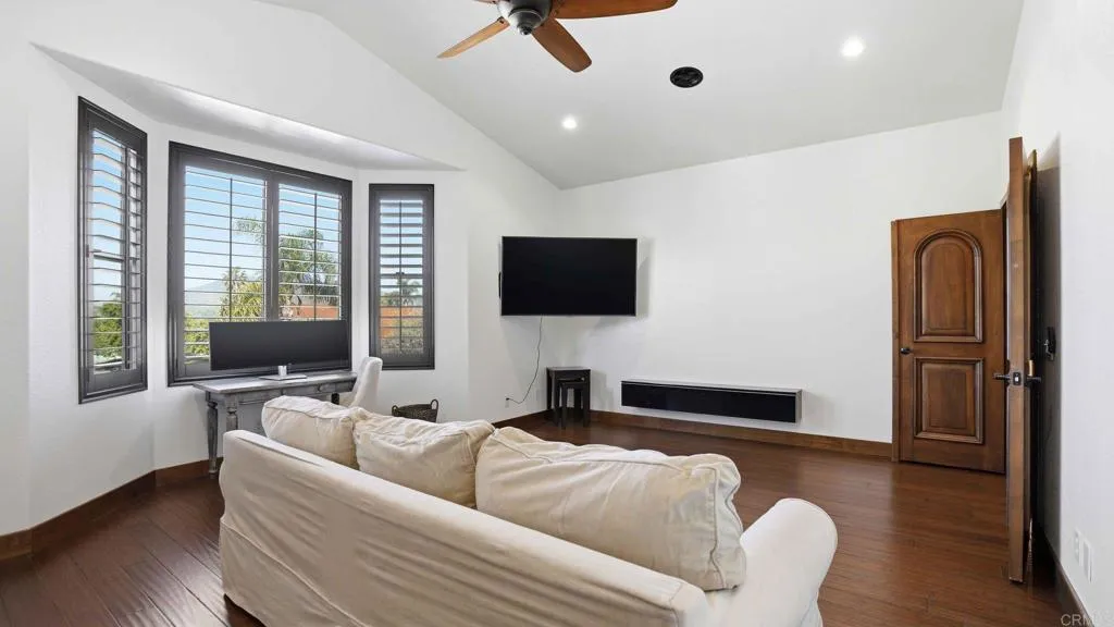 https://cdn.realtyfeed.com/cdn/127/306674969/1f027ec1945a28e5676f4f49a64ce118.webp