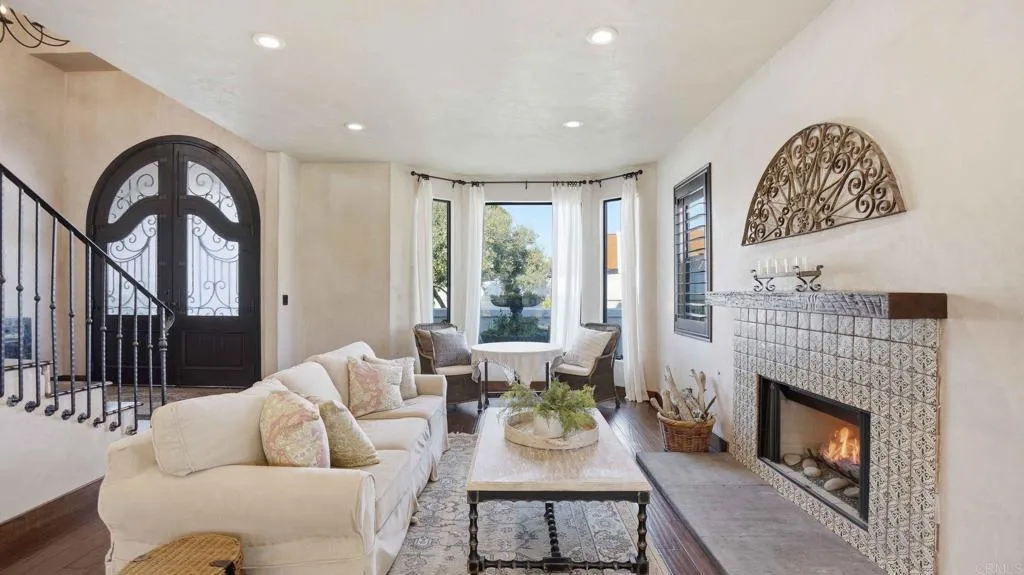 https://cdn.realtyfeed.com/cdn/127/306674969/3ee19c7c33d85152bdcfdc7b368673a9.webp
