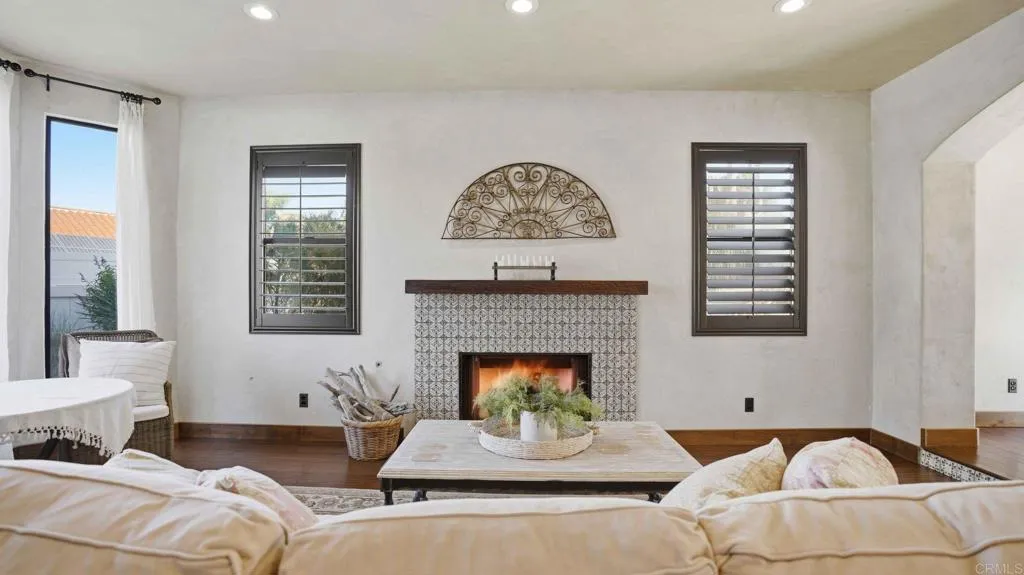 https://cdn.realtyfeed.com/cdn/127/306674969/59858ef4f623db2b133f7ce7198f40fb.webp