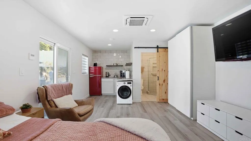 https://cdn.realtyfeed.com/cdn/127/306674969/d693a3286fc4b79b37a23f786b00fe38.webp