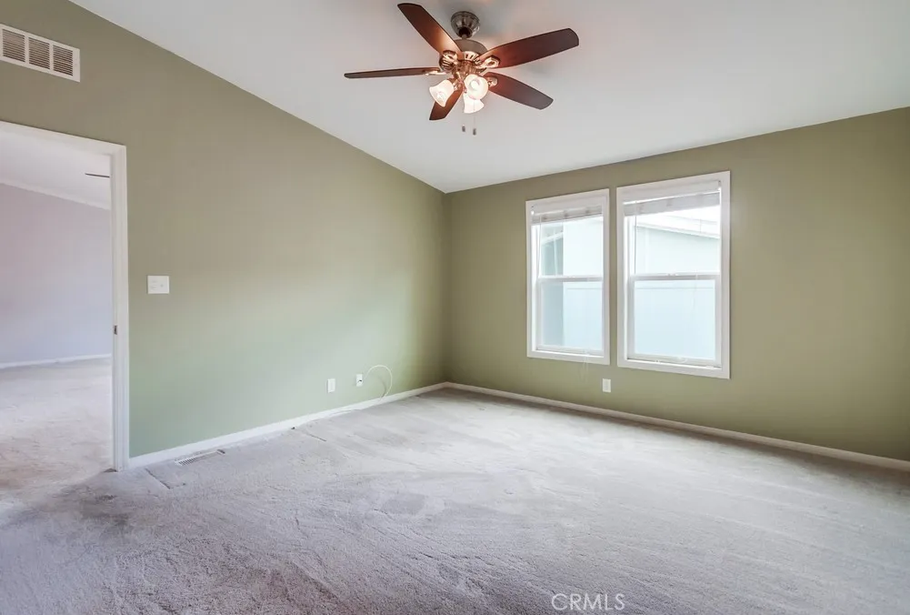 https://cdn.realtyfeed.com/cdn/127/306674982/007bfe3917bd6c0b62d840d1e9348e30.webp