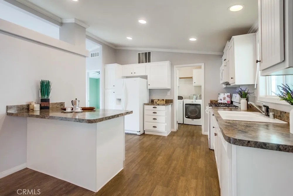 https://cdn.realtyfeed.com/cdn/127/306674982/f24bbbf90f360f3d61fc6c7fadf46cd9.webp