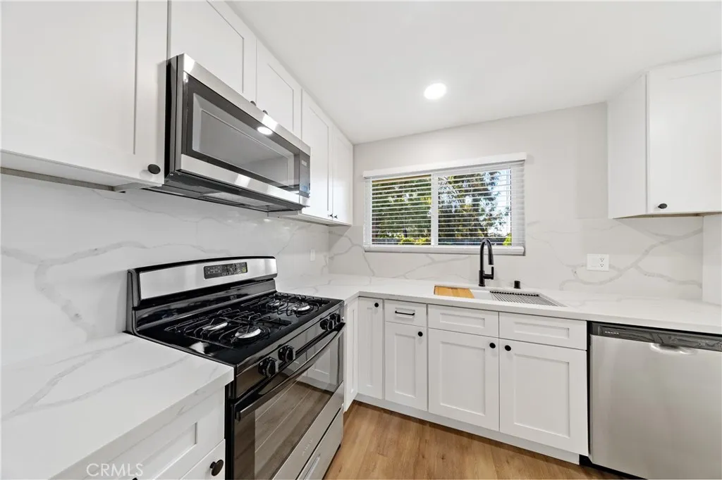 https://cdn.realtyfeed.com/cdn/127/306674993/3db5f79987598083c97f383f2aff5e36.webp
