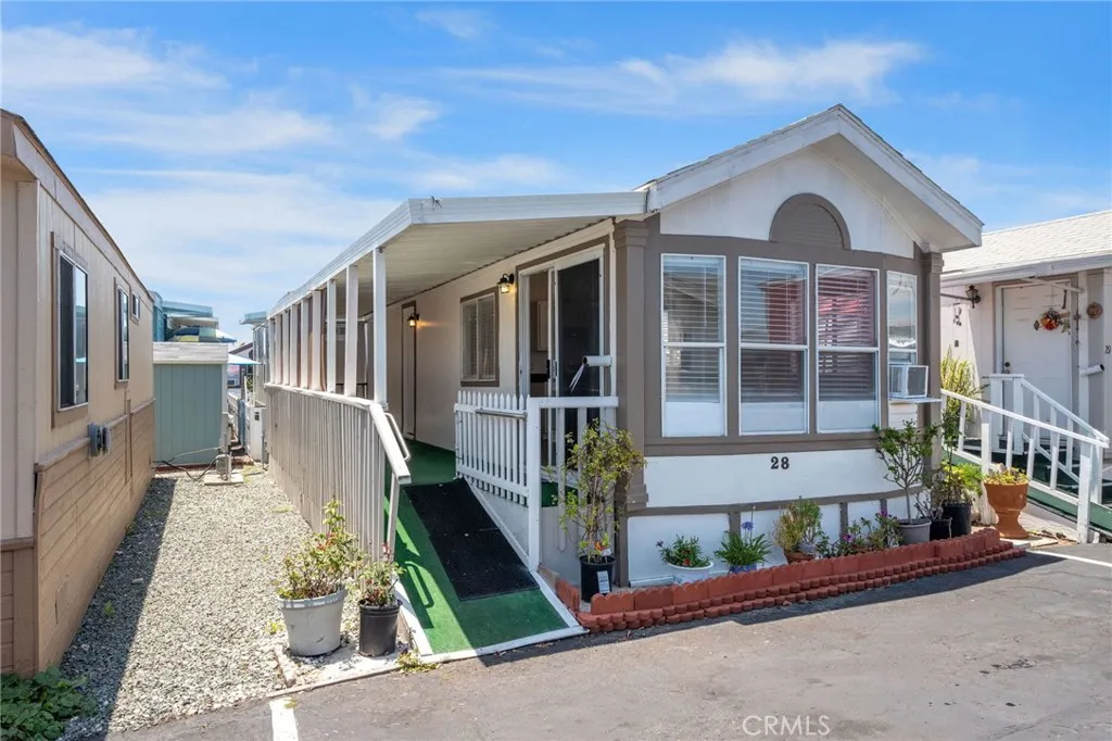 https://cdn.realtyfeed.com/cdn/127/306675087/4af0c5cf09322ee21fbd915cfd55baa6.webp