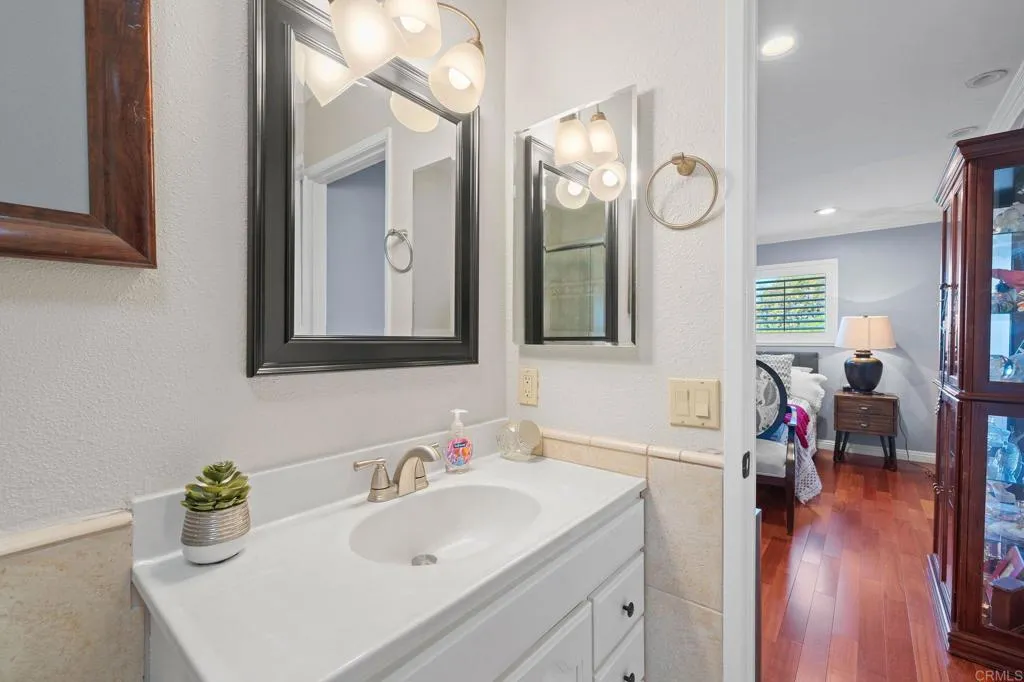 https://cdn.realtyfeed.com/cdn/127/306675117/61c0c16e1065f5808bfd435ce9e7674a.webp