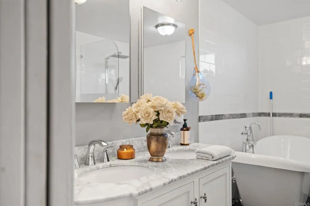 https://cdn.realtyfeed.com/cdn/127/306675117/b1c5bc6fb7f315358b9e988954ac1595.webp