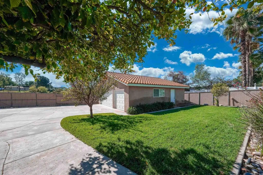 https://cdn.realtyfeed.com/cdn/127/306675195/1a56defc6ad9c59677b283db7cee9f72.webp