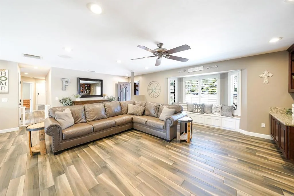 https://cdn.realtyfeed.com/cdn/127/306675195/9858aa46130056e08d78188721d68ed6.webp