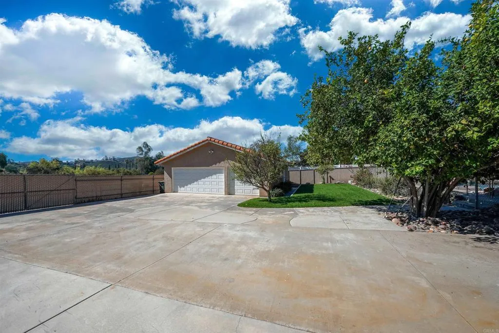 https://cdn.realtyfeed.com/cdn/127/306675195/a81313f36922aa23969f25a06fb21ca5.webp