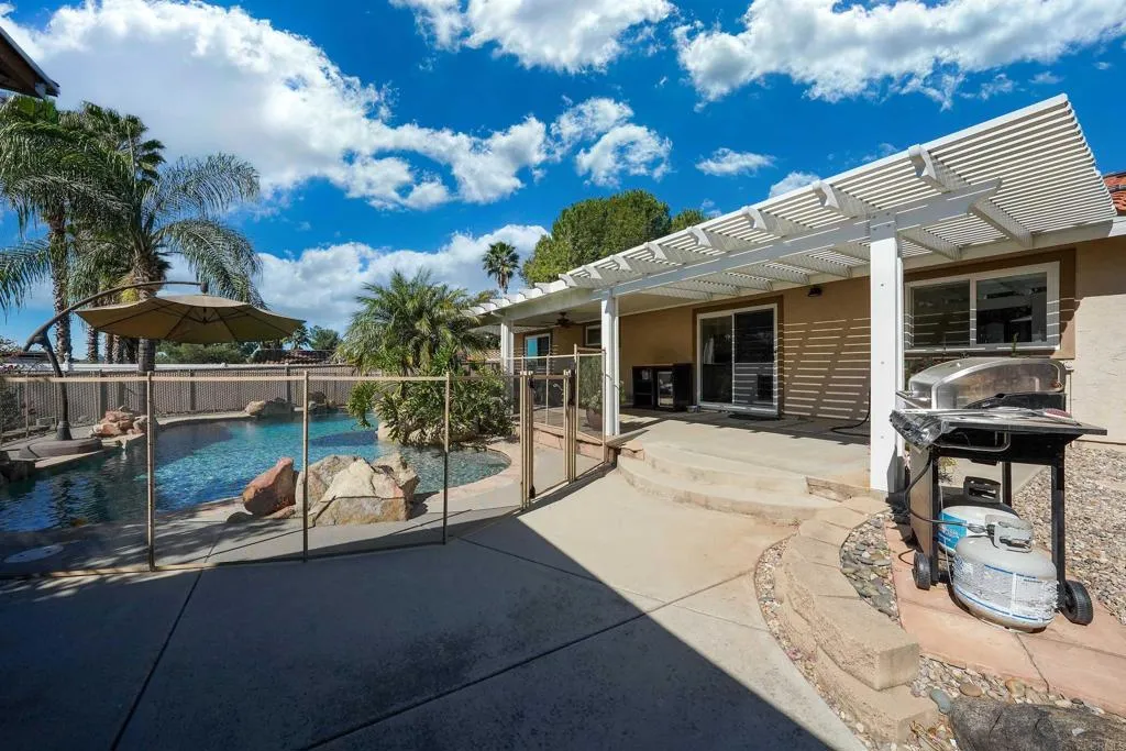 https://cdn.realtyfeed.com/cdn/127/306675195/f24ed154ab9fec9838eb400ed44ee03c.webp