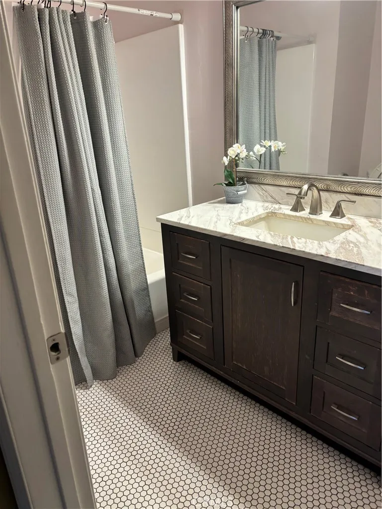 12830 Burbank Boulevard Unit 305, Valley Village, CA 91607 - Photo 2 of 20, Valley Village, CA