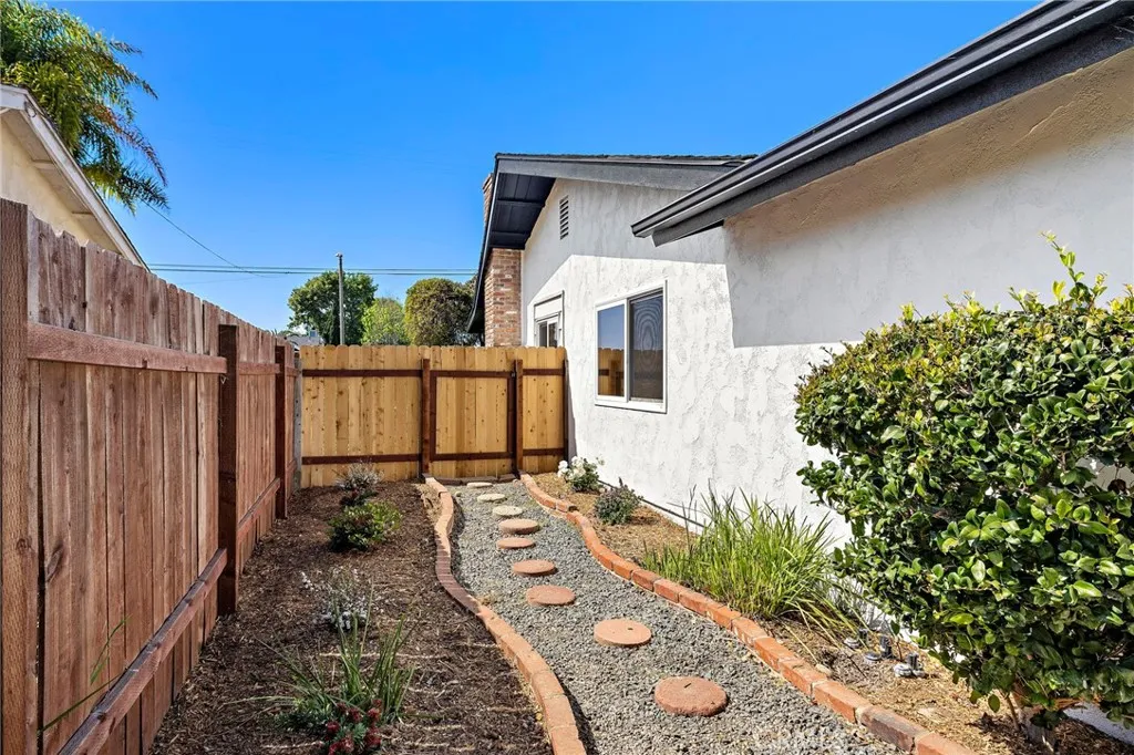 https://cdn.realtyfeed.com/cdn/127/306675387/304305afbed6bf868a04c27ec7e78025.webp