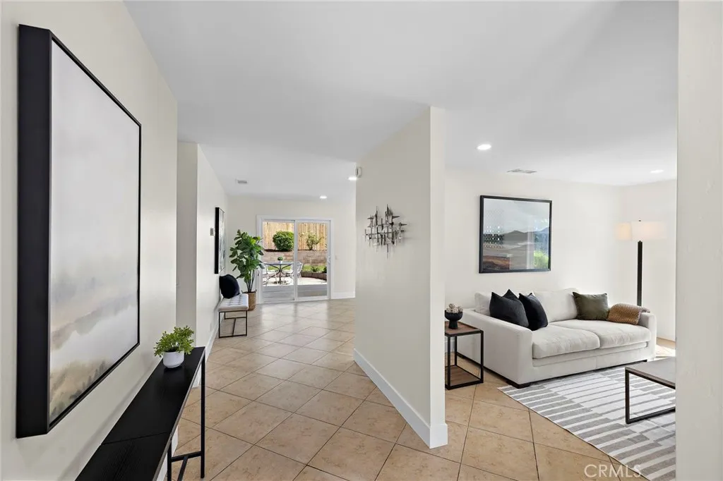 https://cdn.realtyfeed.com/cdn/127/306675387/5e73c17dcba8d3149acef6eb250395d3.webp