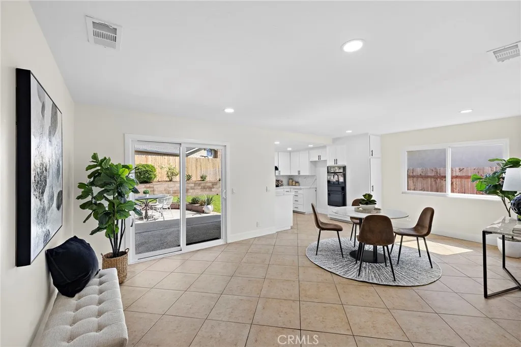https://cdn.realtyfeed.com/cdn/127/306675387/75fe070758df2748f6c61f965b9b95f4.webp