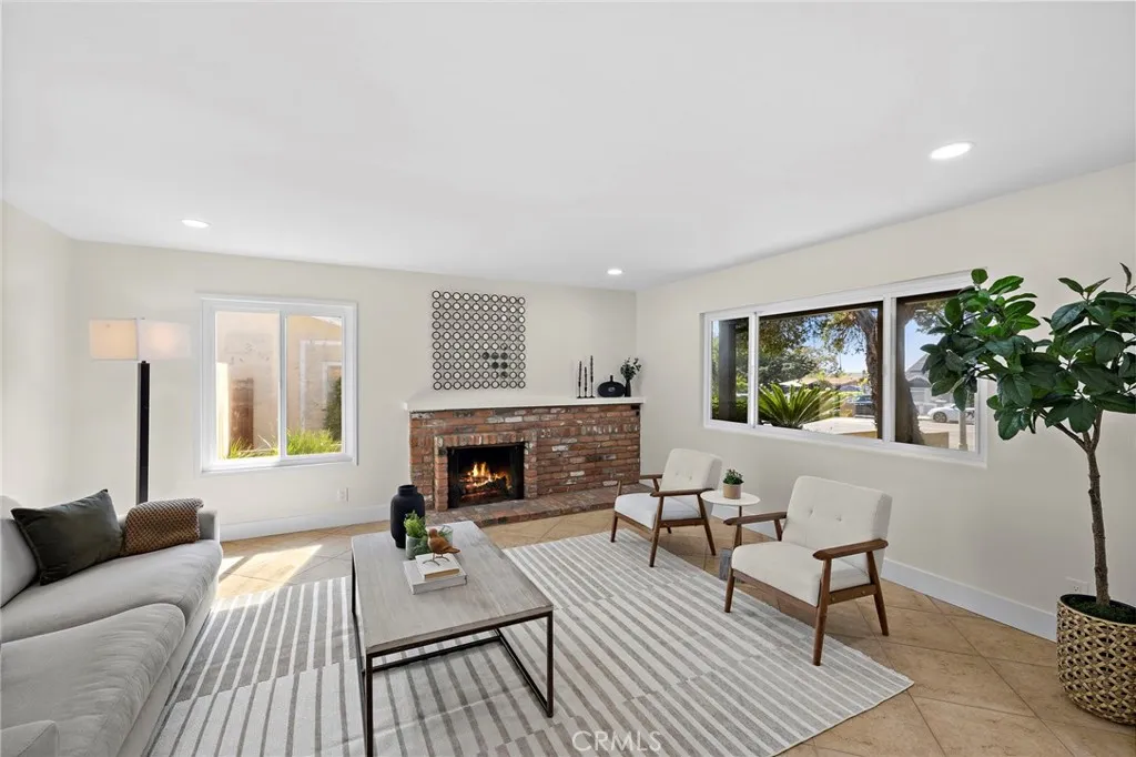 https://cdn.realtyfeed.com/cdn/127/306675387/a8e1d66c2e28054cbadf2b6bb9e66ce9.webp