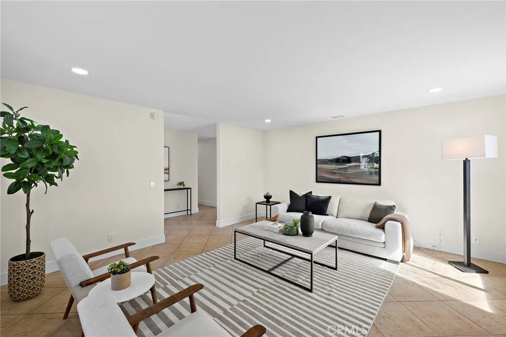https://cdn.realtyfeed.com/cdn/127/306675387/cc95bdfdd60dd32422f1f306b161d7ca.webp