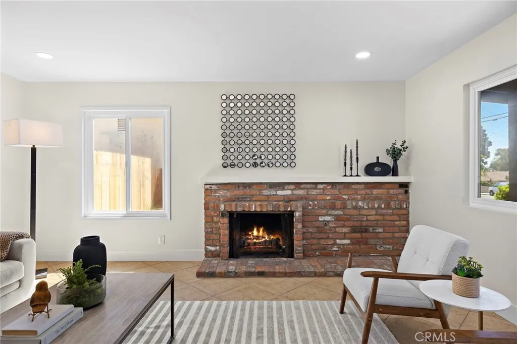 https://cdn.realtyfeed.com/cdn/127/306675387/f2acfd8fde485075d622641a36223acb.webp