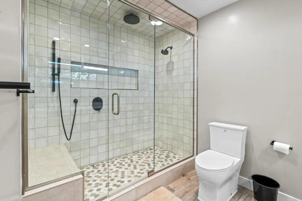 https://cdn.realtyfeed.com/cdn/127/306675426/60289462ccaddb82e9933ee606eb1f98.webp