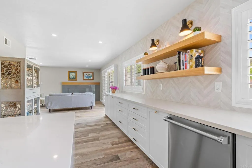 https://cdn.realtyfeed.com/cdn/127/306675426/ab7381c3244bea9ca5352a025f075d11.webp