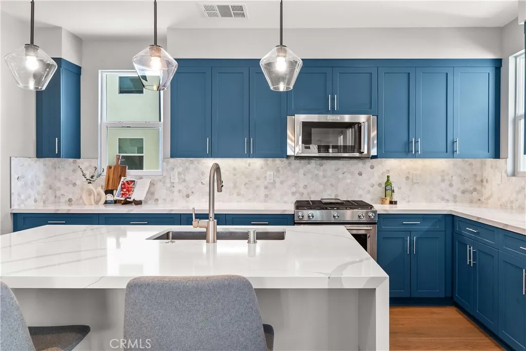 https://cdn.realtyfeed.com/cdn/127/306675432/796701fb4db55048eb34d3326bb20c45.webp