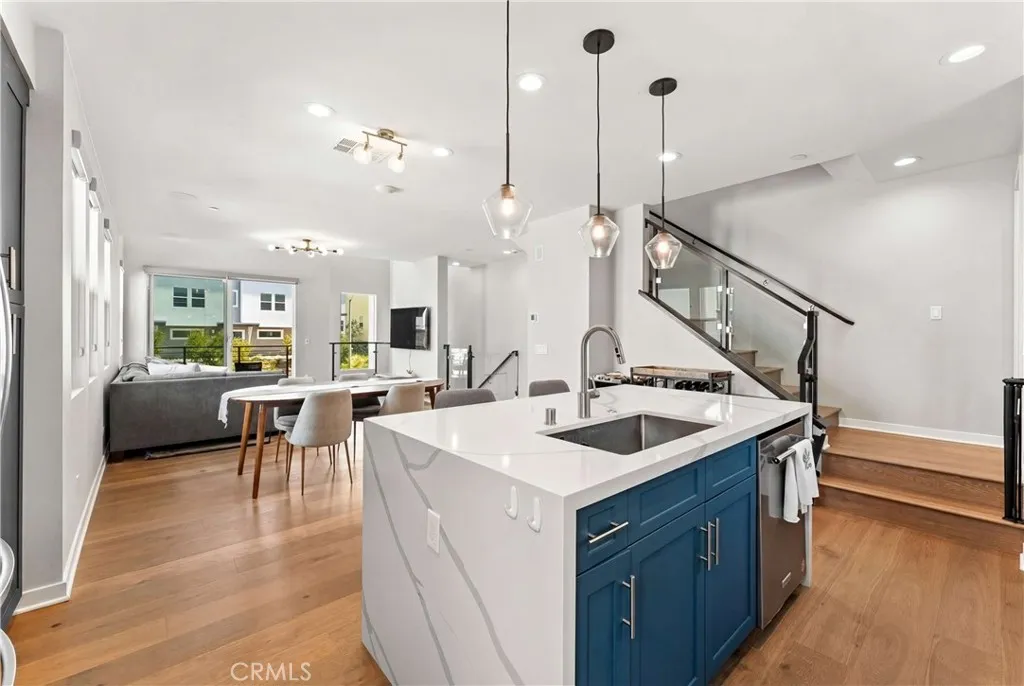 https://cdn.realtyfeed.com/cdn/127/306675432/7ddab6152800e7647e5e1d0518c47cb7.webp