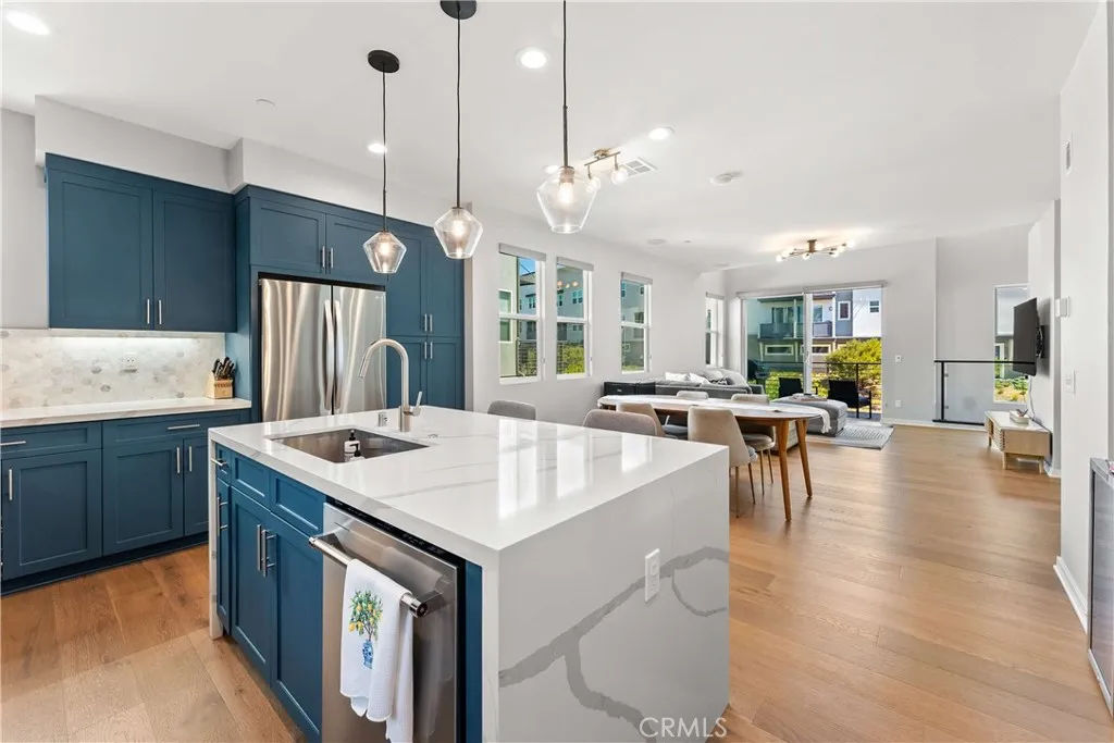 https://cdn.realtyfeed.com/cdn/127/306675432/8b14c873b12535f7afd3f1f098d0c613.webp