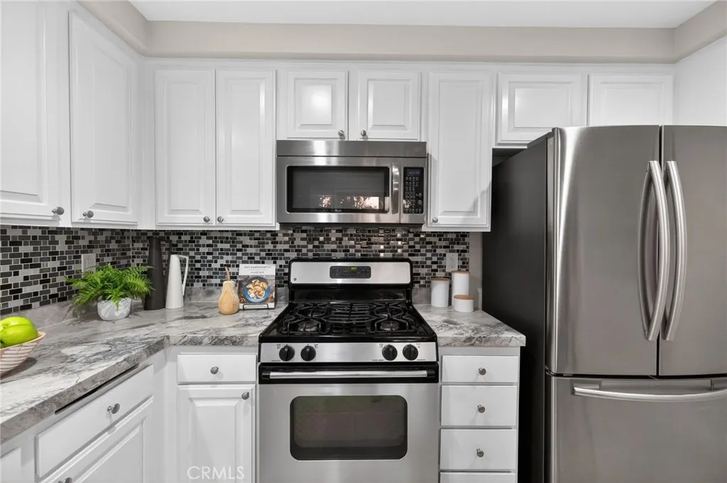 https://cdn.realtyfeed.com/cdn/127/306675583/933d5331df348bdf089c2356361d7a7d.webp
